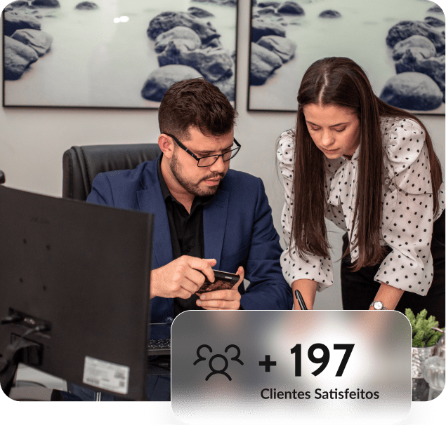 Equipe Smart Consultoria atendendo clientes